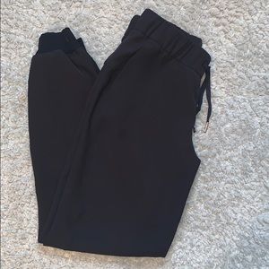 Lululemon on the fly jogger